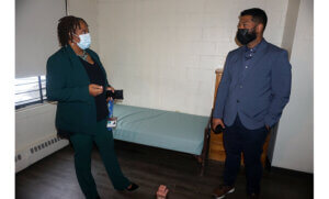 Read more about the article Newark Homelessness Czar Tours Harmony House